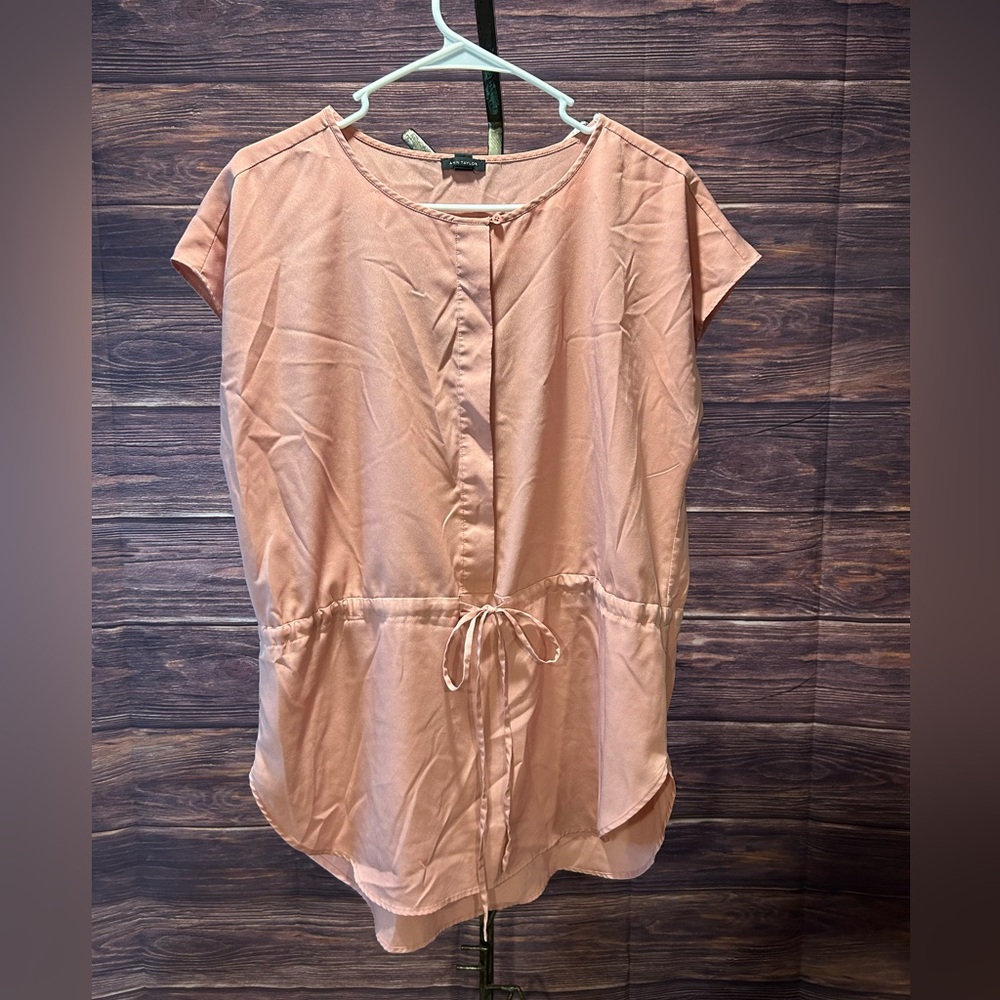 Ann Taylor soft pink tunic top